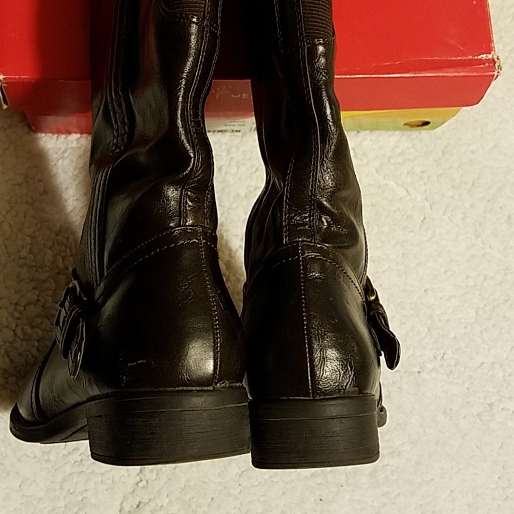 EUC Brown faux leather boots - Picture 6 of 8
